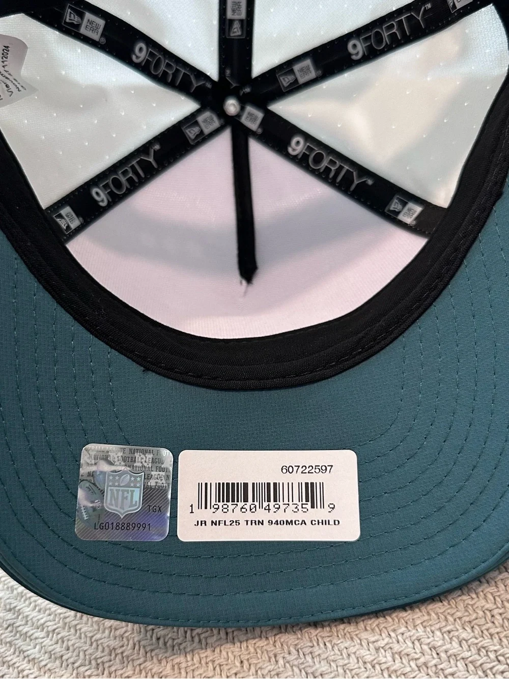 NFL Philadelphia Eagles Hat Child Medium NWT